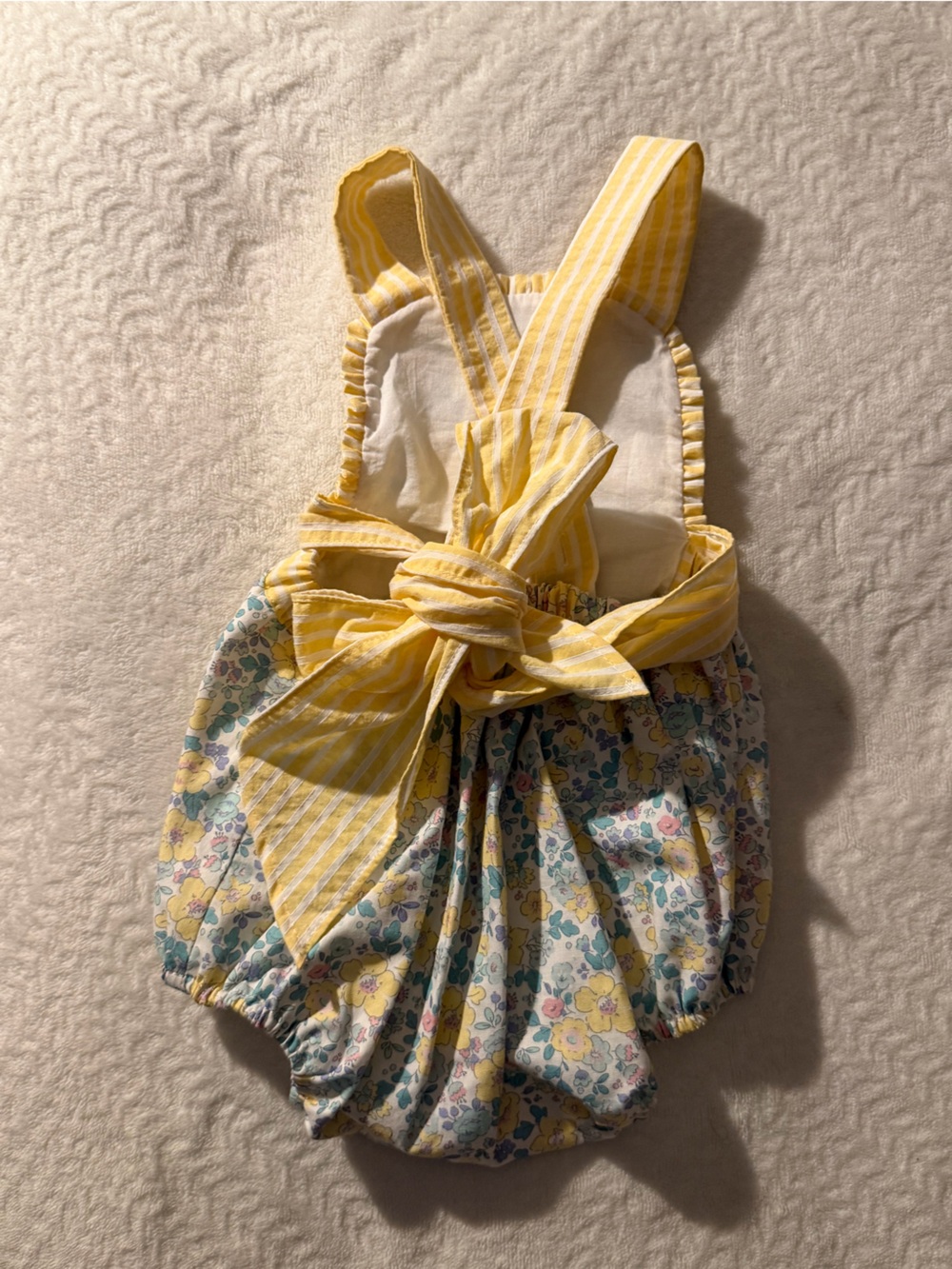 Luli & Me Baby Girl Floral Ruffle Romper - Yellow/Blue - Size 9M - Picture 4 of 8